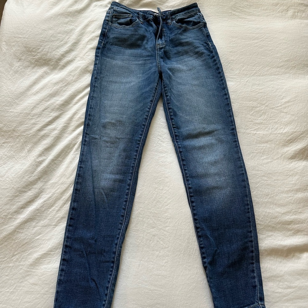 Fashion Nova Blue Straight Leg Jeans (Size 1)